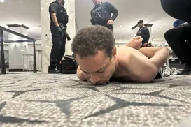 Atirador que invadiu jantar de Trump passa por audiência nesta segunda - Imagem