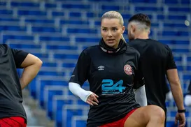 Atletas trocam esporte por conteúdo adulto e faturam milhões de reais - Imagem