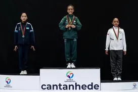 Baiana de 10 anos faz história e vence a Copa do Mundo de Ginástica - Imagem