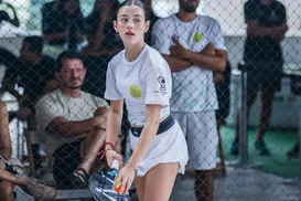 Baiana de 14 anos estreia em torneio mundial de Beach Tennis em Feira - Imagem