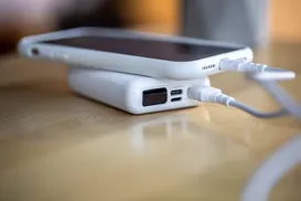 Bateria do futuro promete carregar celular em segundos - Imagem