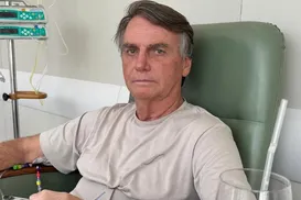 Bolsonaro é internado em Brasília: entenda o quadro de saúde do ex-presidente - Imagem