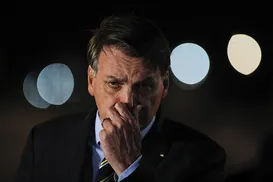 Bolsonaro melhora na UTI e inicia tratamento para dor na mandíbula - Imagem