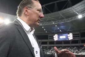 Botafogo vai à justiça contra o Lyon e cobra R$ 745 milhões - Imagem