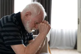 Brasil recebe medicamento contra progressão do Alzheimer; saiba quando - Imagem