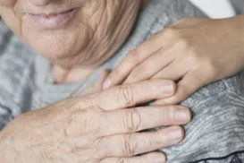 Brasileiros com mais de 60 anos ficam isentos do pagamento de 3 dívidas - Imagem