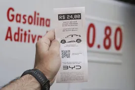 BYD faz surpresa e abastece 200 carros por R$ 0,80 o litro; entenda - Imagem