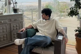 Cantor cancela turnê ao ser condenado por estuprar as filhas - Imagem