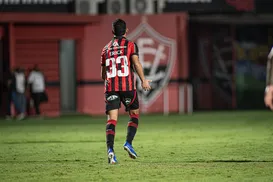 Com novo doblete de participações, Erick brilha no Vitória em 2026 - Imagem