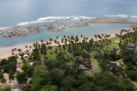 Conheça a praia na Bahia que está entre as mais bonitas do Brasil - Imagem