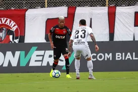 Corinthians costuma ser visitante indigesto para o Vitória; relembre - Imagem