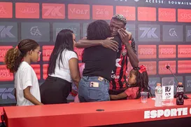 Da várzea até o Barradão: conheça a história de Anderson Pato - Imagem