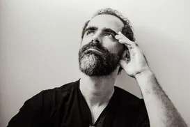 De jornalista a compositor: Dorea lança disco confessional e assume riscos no palco - Imagem