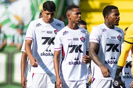 Desfalcado, Vitória pode ter 13ª zaga inédita sob o comando de Jair Ventura - Imagem