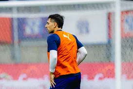 Destaque na lateral, Acevedo impede mudança de Rogério Ceni; entenda - Imagem