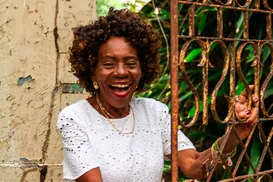 Dona Salvadora emociona Salvador em show gratuito de despedida - Imagem