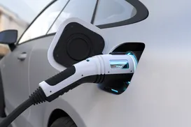 Donos de carros elétricos terão novas regras em condomínios; entenda - Imagem