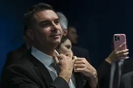 E Flávio Bolsonaro também tenta o ajuste, mais com potenciais aliados - Imagem