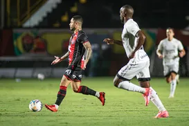 Eliminado para o Vitória, Ceará critica arbitragem: "Graves erros" - Imagem