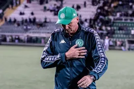 Em crise, próximo adversário do Vitória anuncia demissão de treinador - Imagem