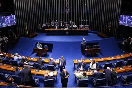 Em guerra espiritual, senador bolsonarista passa mal e vai a hospital - Imagem