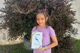 Estudante baiana de 8 anos lança 2º livro e se destaca em feiras literárias - Imagem