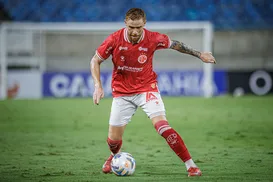 Ex-Bahia e Palmeiras, volante Souza anuncia aposentadoria aos 38 anos - Imagem