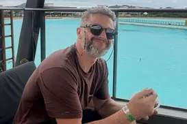 Ex-marido de Sandy sofre tentativa de assalto: “Cortes no pescoço” - Imagem