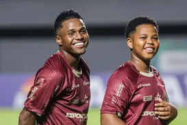 Filho de ex-craque do Bahia estreia como titular no profissional - Imagem