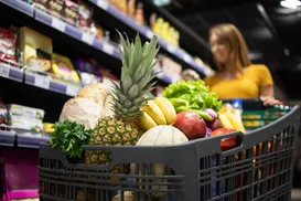 Fim da escala 6x1 pode encarecer supermercados em quase 6%, diz CNI - Imagem