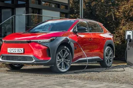Fim da espera: Toyota lança primeiro carro elétrico no Brasil - Imagem