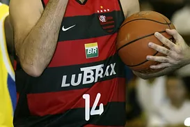 Flamengo aposenta camisa 14 do basquete vai homenagear Oscar contra o Bahia - Imagem