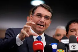 Flávio Bolsonaro reage à briga de Eduardo e Nikolas: “Angustiante” - Imagem