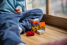 Garoto autista é espancado por mãe de colega e escola se omite - Imagem