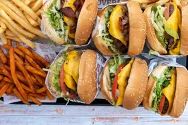 Grande rival do Burger King fecha as portas após décadas no mercado - Imagem