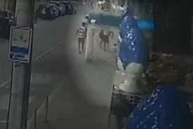 Homem em situação de rua é espancado enquanto dormia em Salvador - Imagem