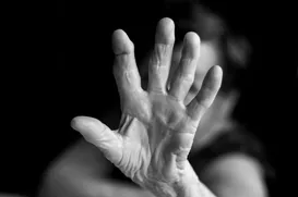 Idosa denuncia estupro dentro de ônibus no Centro: "Me atacou” - Imagem