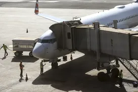 Impacto "gravissimo" na aviação! Companhias aéreas alertam para alta de preços - Imagem