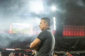 Jair Ventura diz que arbitragem "condicionou" derrota do Vitória - Imagem