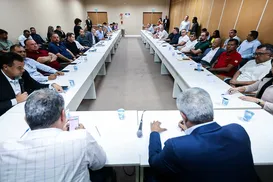 Jerônimo ganha norte da Bahia e tem apoio que ultrapassa 350 prefeitos - Imagem