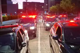 Jovem tem dedos decepados após fazer sinais de facção - Imagem