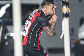 Kayzer critica "energia ruim" da internet e avalia dupla com Renê - Imagem