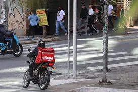 Lei em Salvador proíbe entregadores de subir em prédios - Imagem