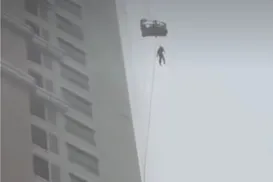 Limpador de janelas morre após queda de andaime no 26º andar - Imagem