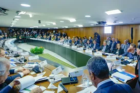 Lula avalia com cautela nomes para dois ministérios estratégicos - Imagem