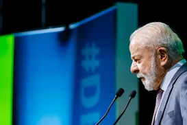 Lula guarda trunfos contra Flávio Bolsonaro para campanha eleitoral - Imagem