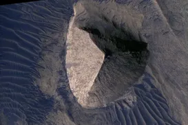 Mistério! Pirâmide semelhante à do Egito é registrada em Marte - Imagem