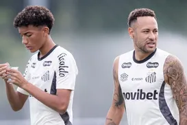 Neymar e Robinho Jr. brigam durante treino do Santos; entenda - Imagem