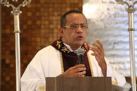 Padre é condenado após roubar 600 celulares doados a hospital - Imagem