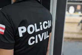 Pai é preso por tentar matar filho de 11 meses com capacete na Bahia - Imagem